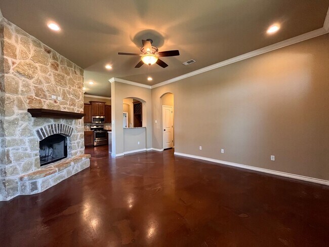 Building Photo - 3 bedroom home