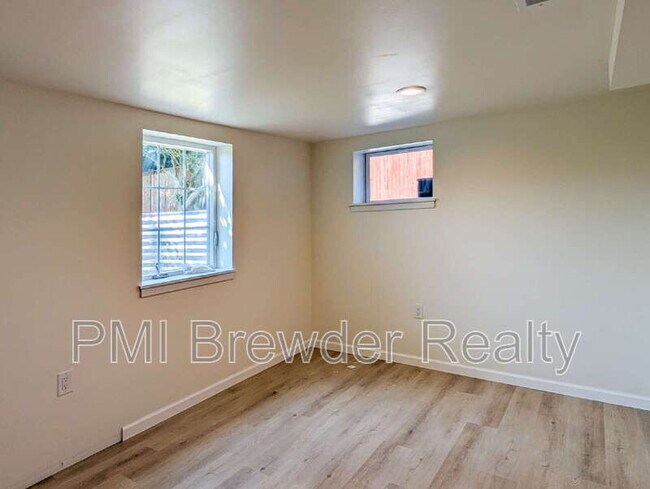 Building Photo - 1822 Rucker Ave