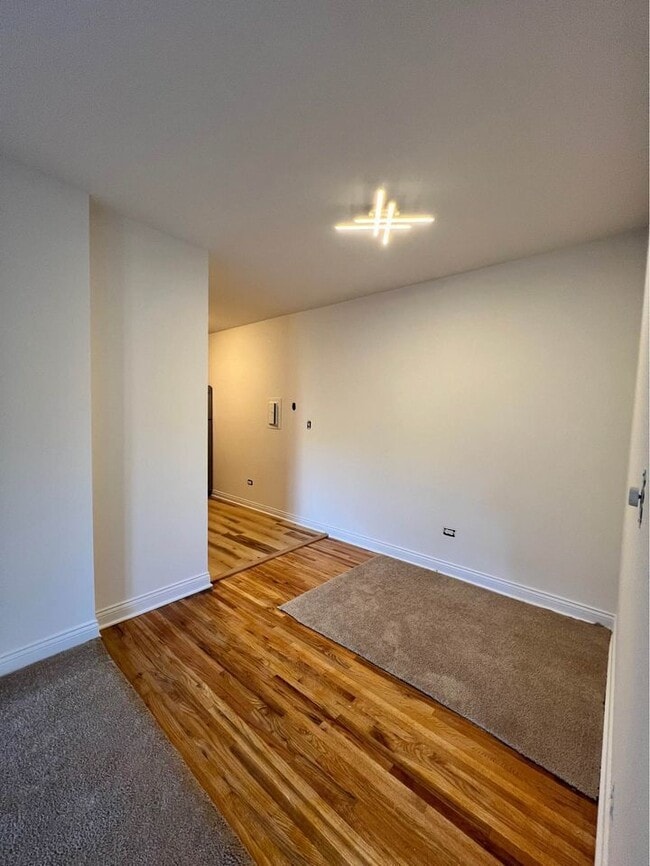 Building Photo - 619 W Stratford Pl