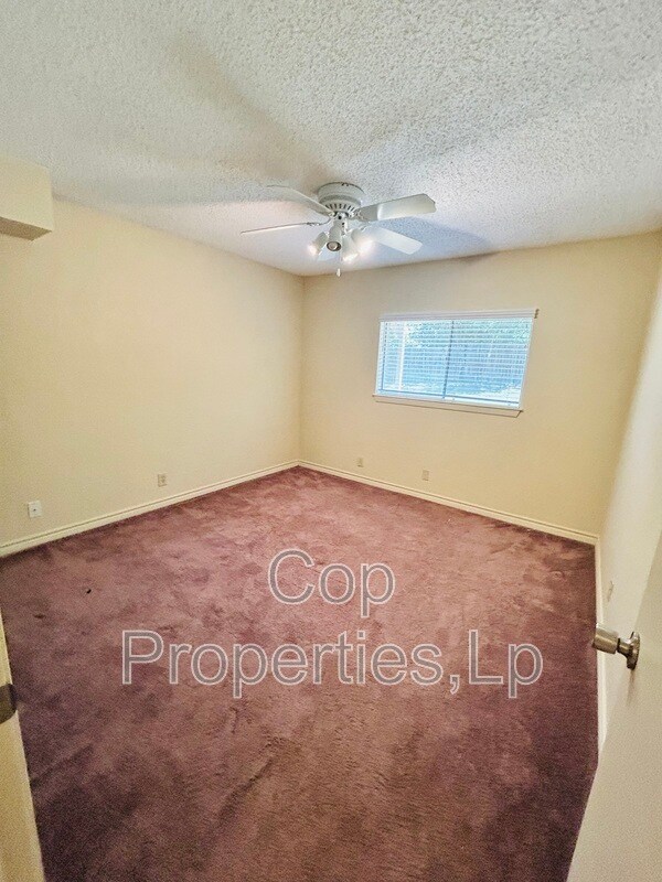 Building Photo - 14810 Ridge Hill Dr