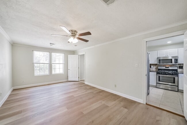 Building Photo - 1510 Tarley St