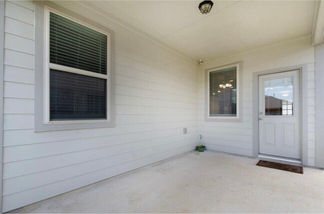 Building Photo - 10406 Mount Winchell Dr