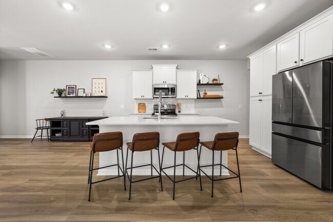 Building Photo - 119 Holloway Hl