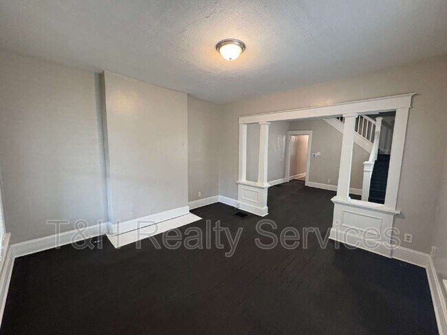 Building Photo - 1624 Yandes St