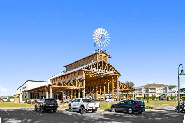 Building Photo - 554 Camellia Ct