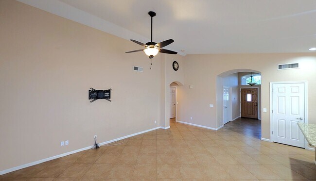 Building Photo - 3 Bedroom Home in the Silverhawk Community Near N Cooper Rd and W Guadalupe Rd!