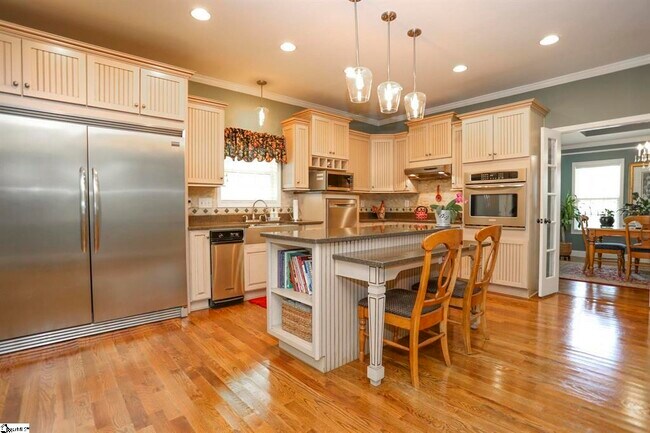 Building Photo - 441 Liberty Hwy