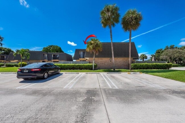 Building Photo - 117 1st Way