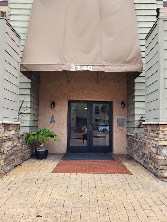 Building Photo - Affordable and  Pet Friendly