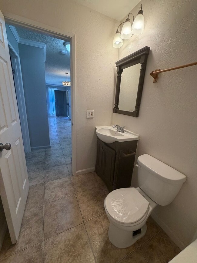 Building Photo - 124 Del Norte Ct