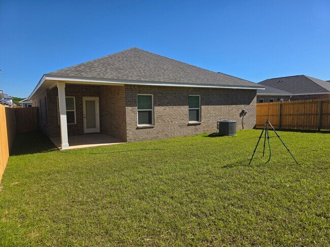 Building Photo - Brand new 5BR/3BA with Amenities Galore