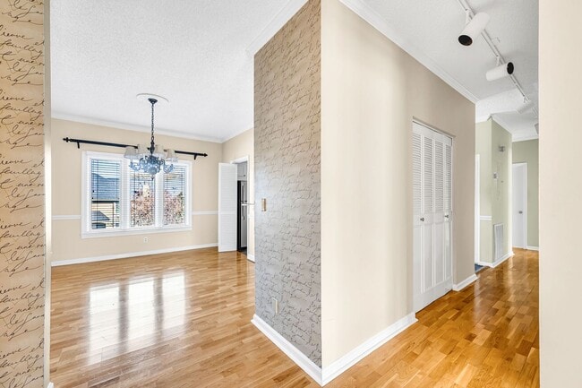 Building Photo - Awesome 2BE/2BA condominium at Lions Head!