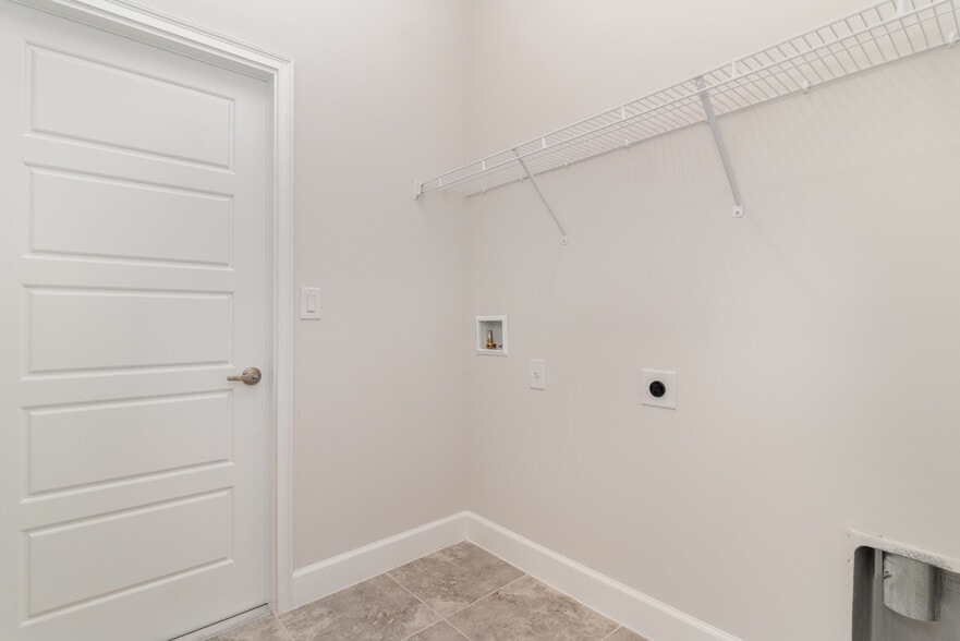 Building Photo - 1844 Middlebury Dr SE