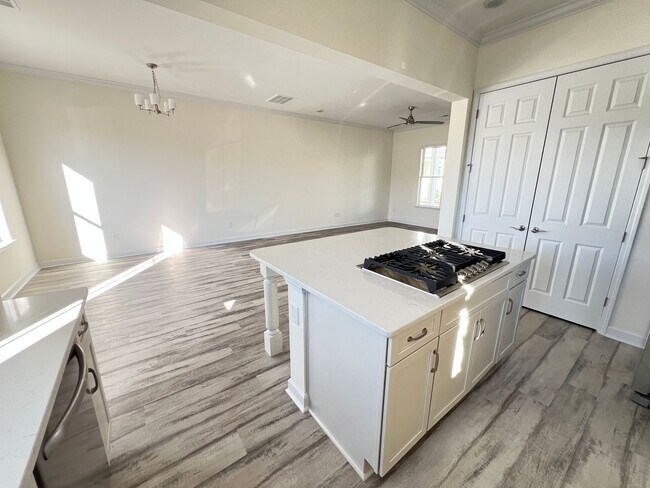 Building Photo - Stunning, two-bedroom townhome now available in Market Common!