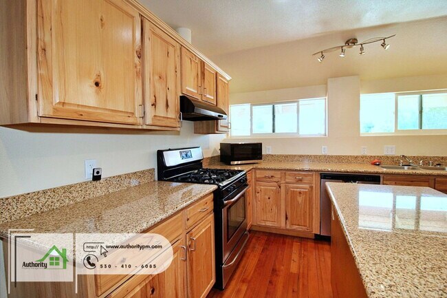 Building Photo - 2391 Placer St