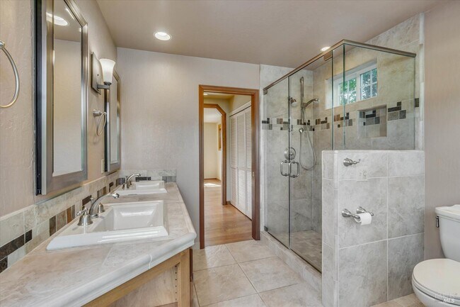 Building Photo - 20 Rosedale Rd