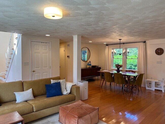 Building Photo - 11 Garrison Rd