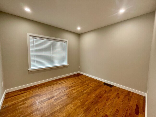 Building Photo - Charming newly remodeled 3-bedroom home in Lakewood.