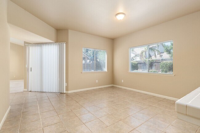 Building Photo - 2940 E Brandon Ln