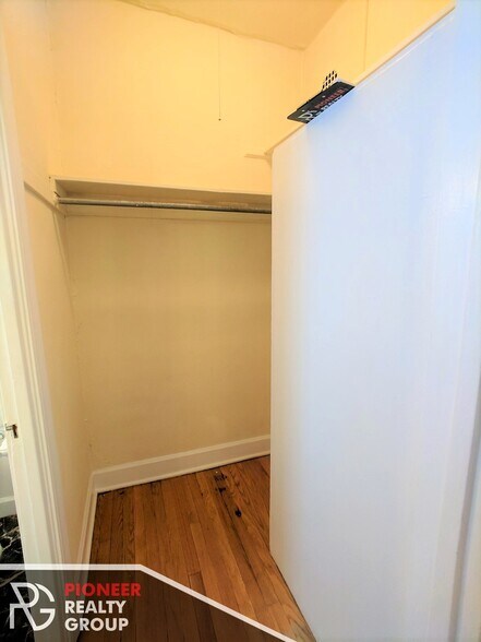 Building Photo - 535 W Arlington Pl