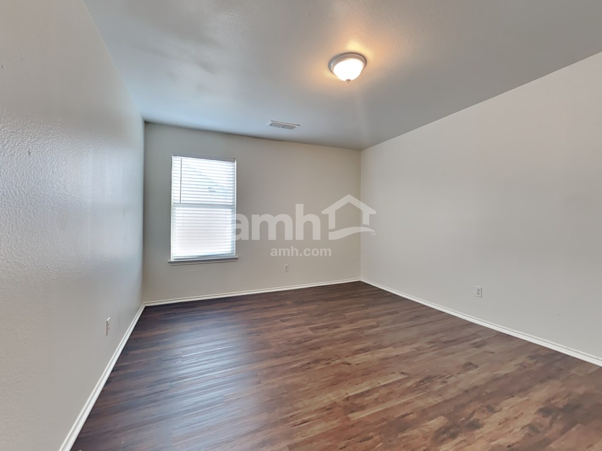 Building Photo - 1626 Wildflower Dr