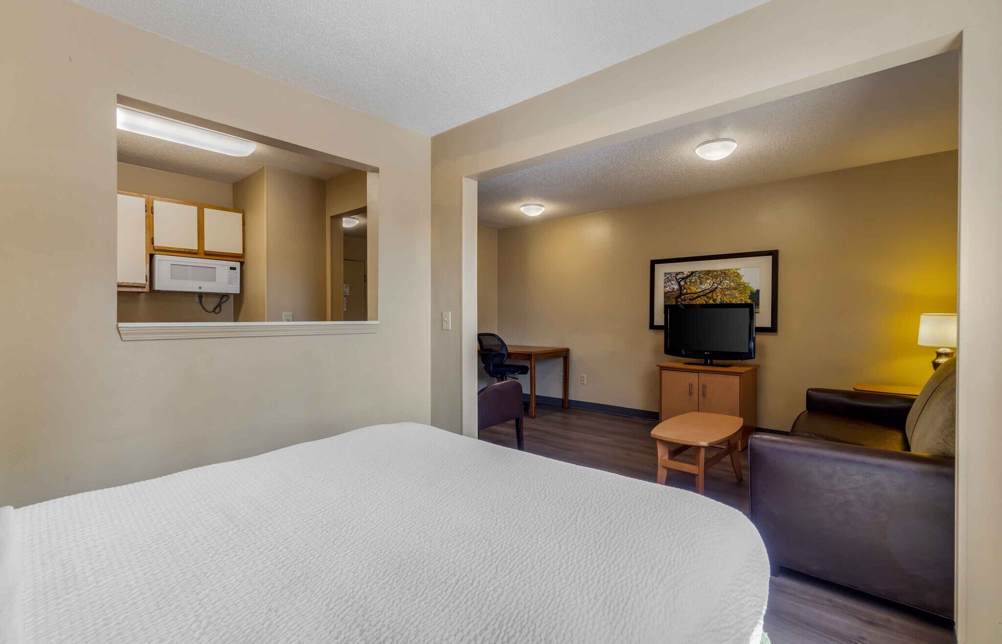 Building Photo - Furnished Studio-Greenville - Haywood Mall