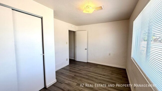 Building Photo - 5547 W Gardenia Ave