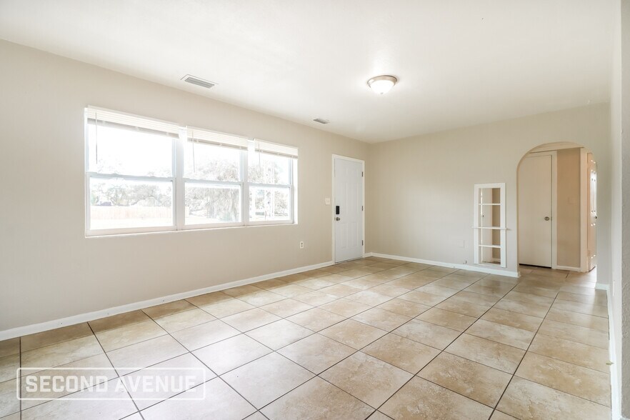 Building Photo - 712 S Highland Ave