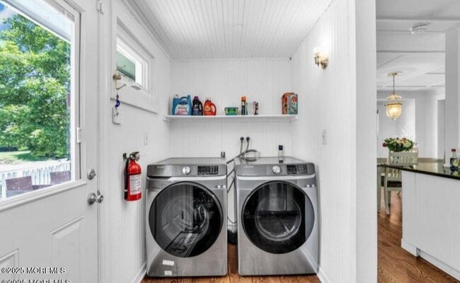 Building Photo - 208 E Bergen Pl