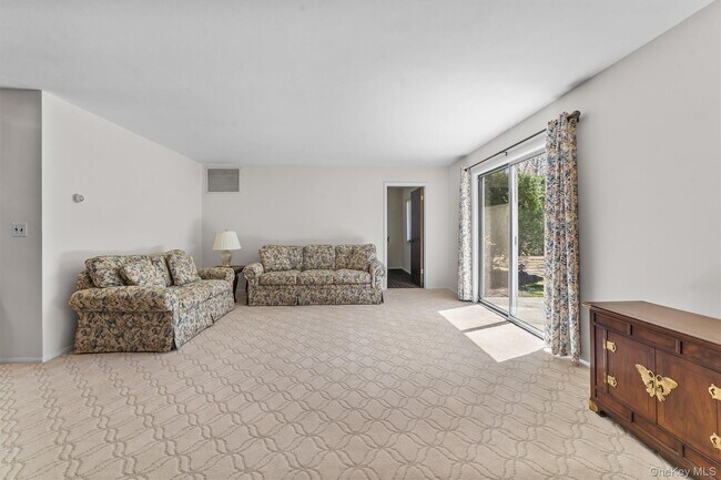 Building Photo - 164 Carriage Ct