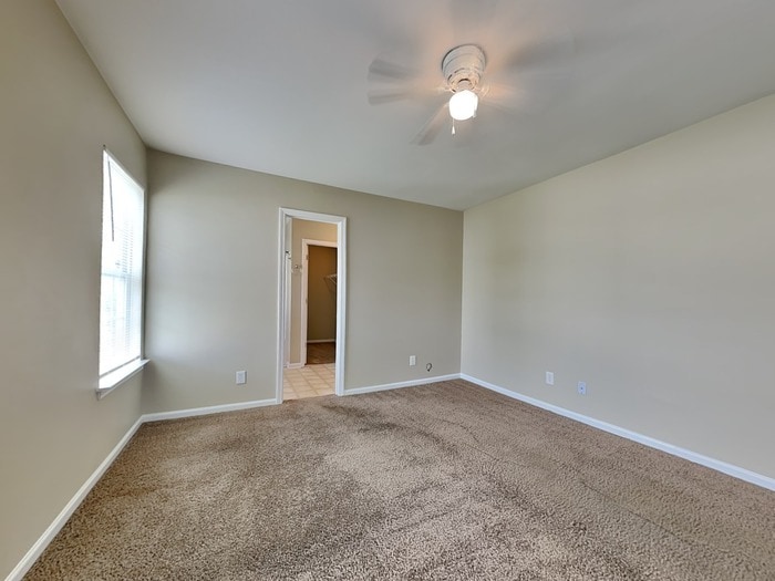 Building Photo - 640 Cliffs Inn Circle