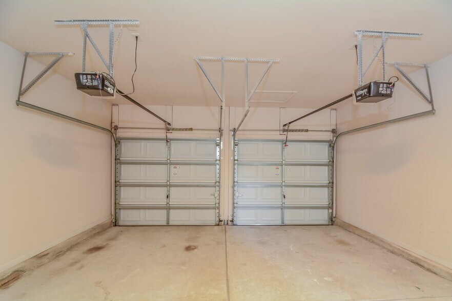 Building Photo - 12513 Honeychurch St