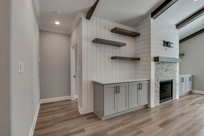 Building Photo - 310 Dudala Way