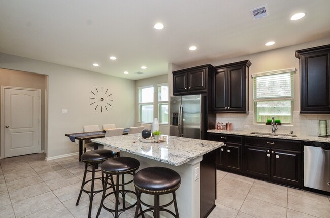 Building Photo - 1627 Summer City Dr