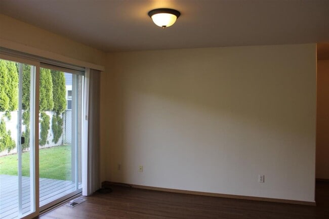 Building Photo - CM#2