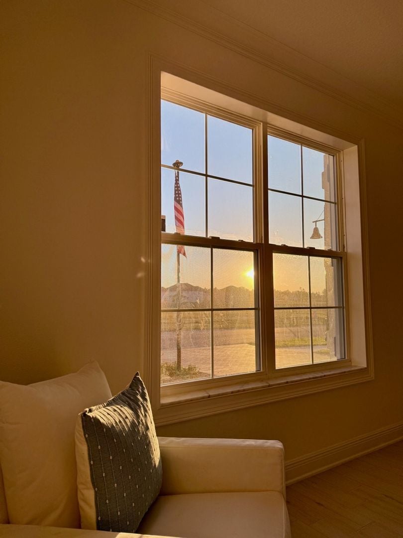 Building Photo - 1729 Drummond Pt