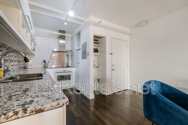 Building Photo - 199 14th St NE