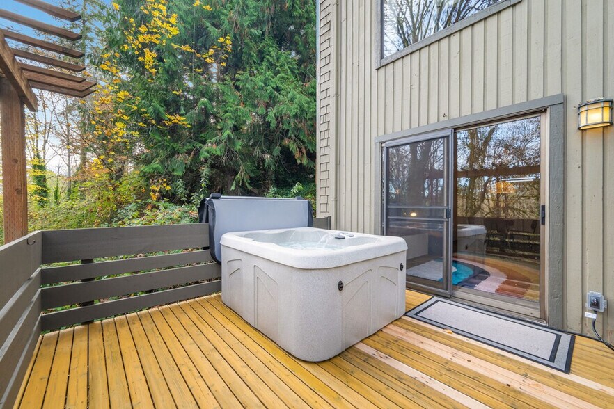 Building Photo - 5504 NE 190th St