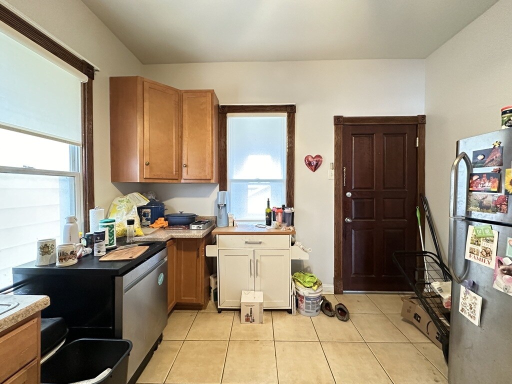 Building Photo - 3532 N Elston Ave