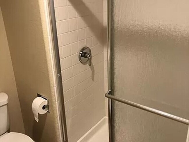 Building Photo - Amazing Home in Desirable District 20 – No...