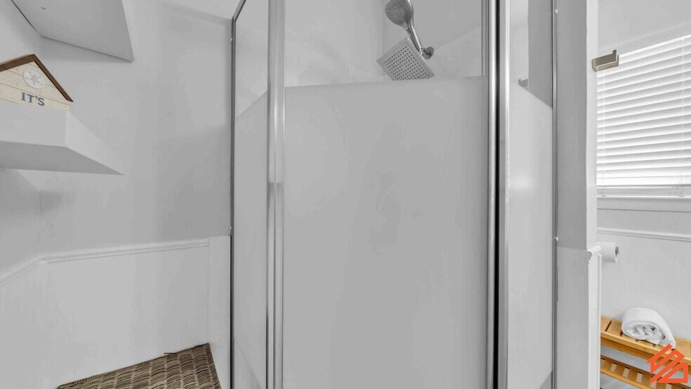 Building Photo - 318 Bream Ave