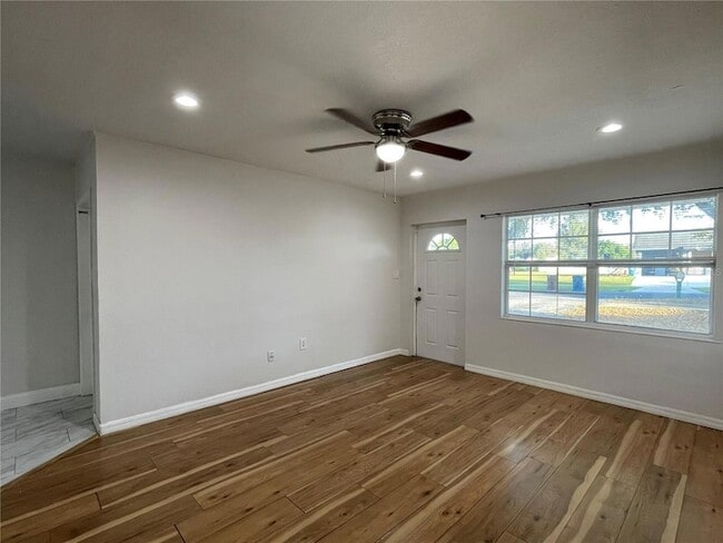 Building Photo - 1208 Carlton Ave