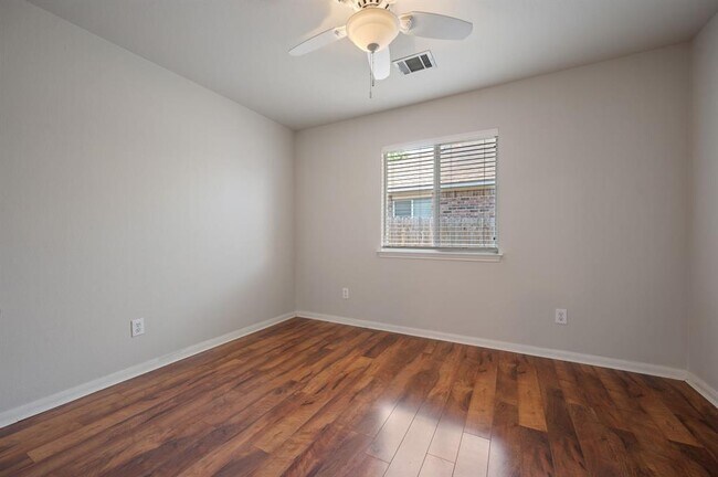 Building Photo - 20305 Kearney Hill Rd