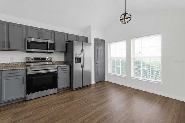 Building Photo - 204 Gleneagles Dr