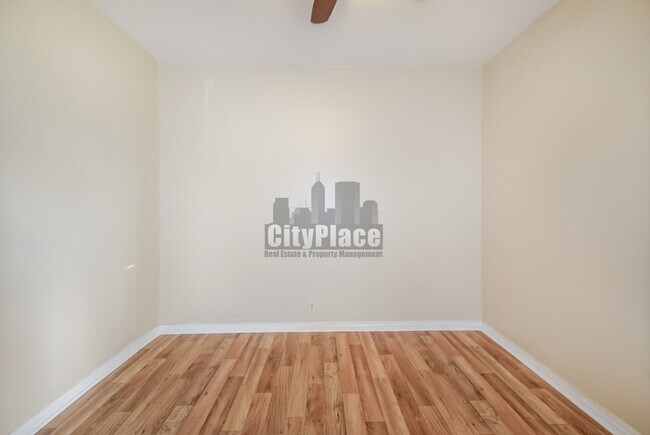 Building Photo - 1456 Kappes St