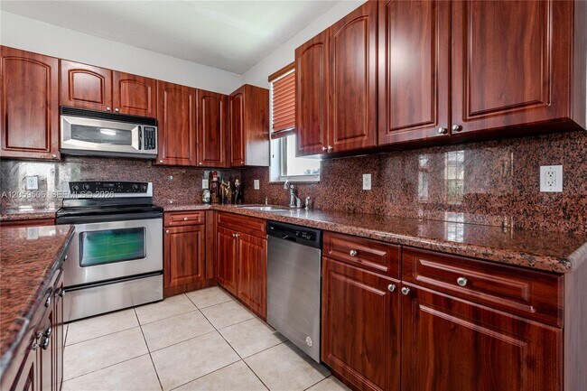 Building Photo - 5271 SW 141st Terrace