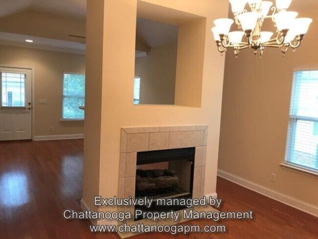 Building Photo - 525 Callaway Ct