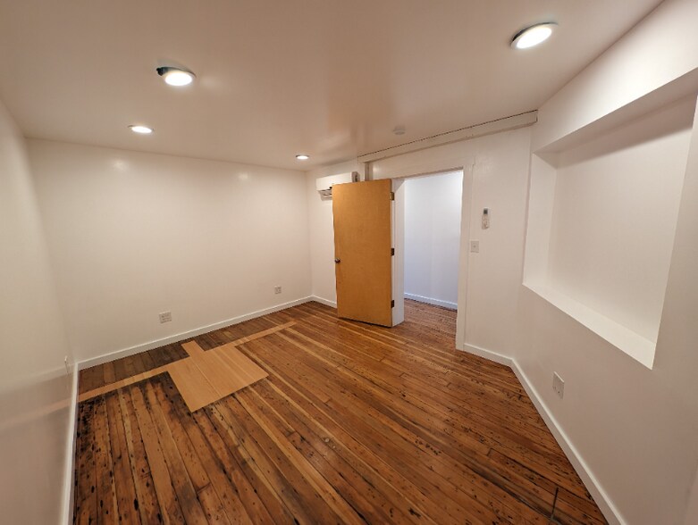 Building Photo - 5407 Bancroft Ave
