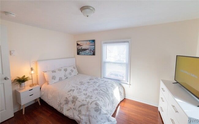 Building Photo - 312 Hall Ave