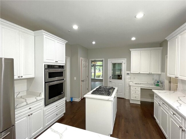 Building Photo - 655 Huntwick Pl